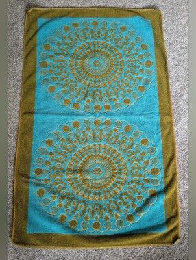 Vintage Stevens Utica Traditional Finer Fashions Bath Towel Mandala Green Blue